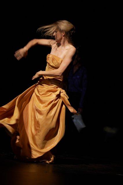Barbara Kaufmann in „Danzón“ von Pina Bausch mit Tanztheater Wuppertal im Schauspielhaus Wuppertal (Deutschland), 10. Oktober 2007
