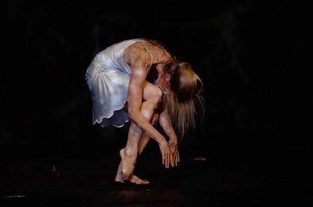 Barbara Kaufmann in „Danzón“ von Pina Bausch mit Tanztheater Wuppertal im Schauspielhaus Wuppertal (Deutschland), 10. Oktober 2007
