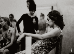 Colleen Finneran-Meessmann, Monika Sagon et Vivienne Newport dans « Ich bring dich um die Ecke… » de Pina Bausch | Photo: KH. W. Steckelings