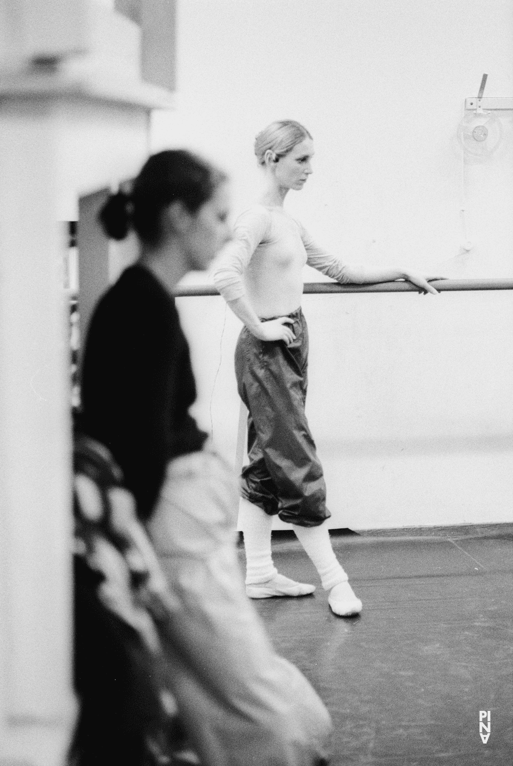 Hiltrud Blanck in „Ich bring dich um die Ecke…“ von Pina Bausch