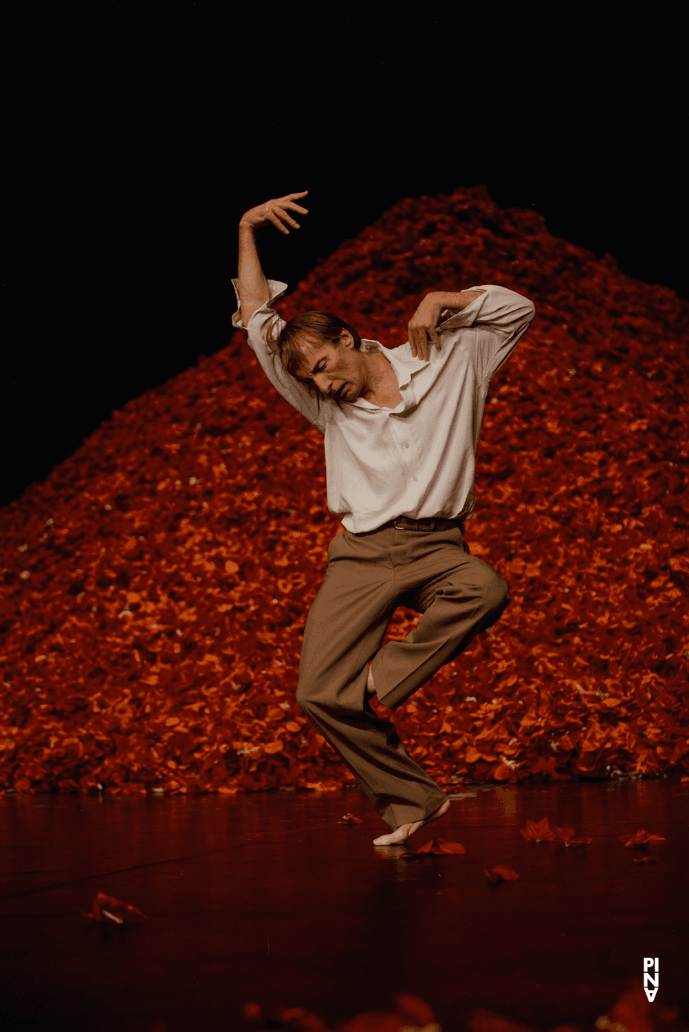 Dominique Mercy in „Der Fensterputzer“ von Pina Bausch