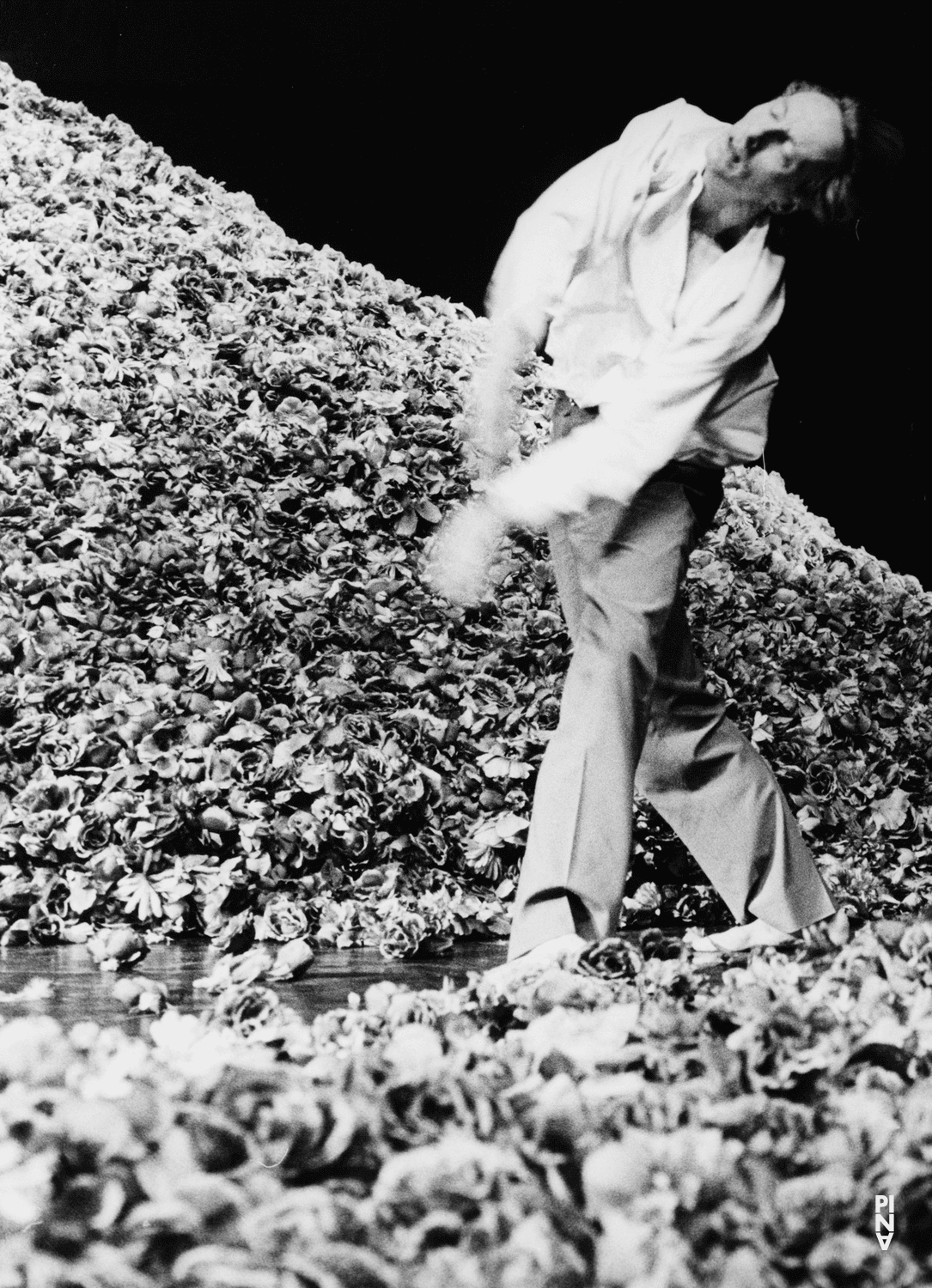 Dominique Mercy in “Der Fensterputzer (The Window Washer)” by Pina Bausch