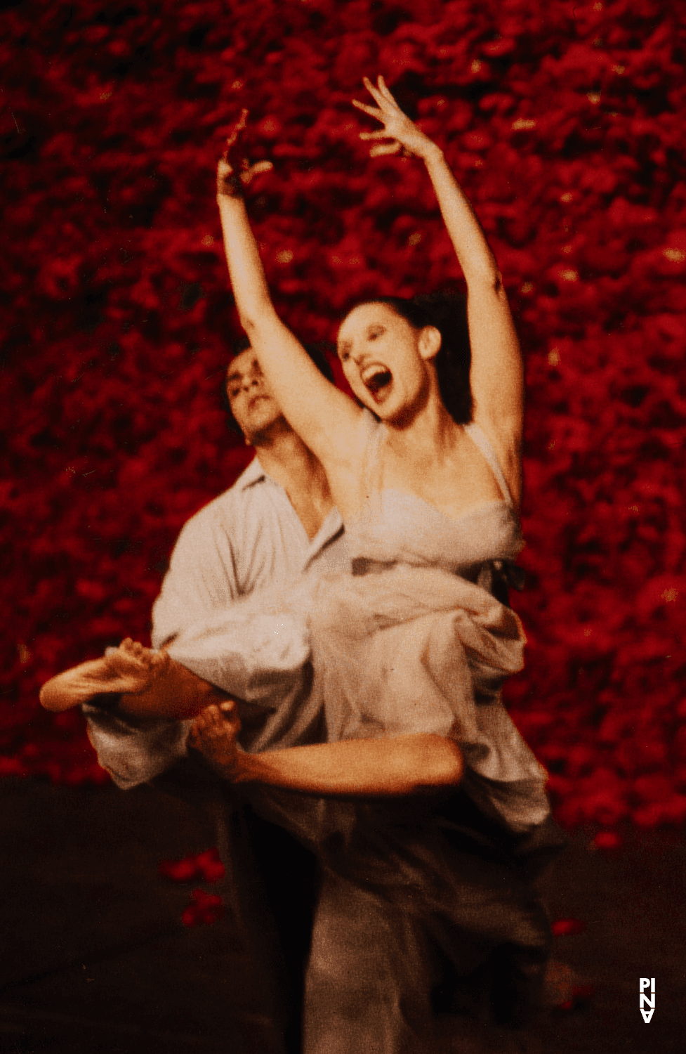 Nazareth Panadero et Daphnis Kokkinos dans « Der Fensterputzer (Le laveur de vitres) » de Pina Bausch