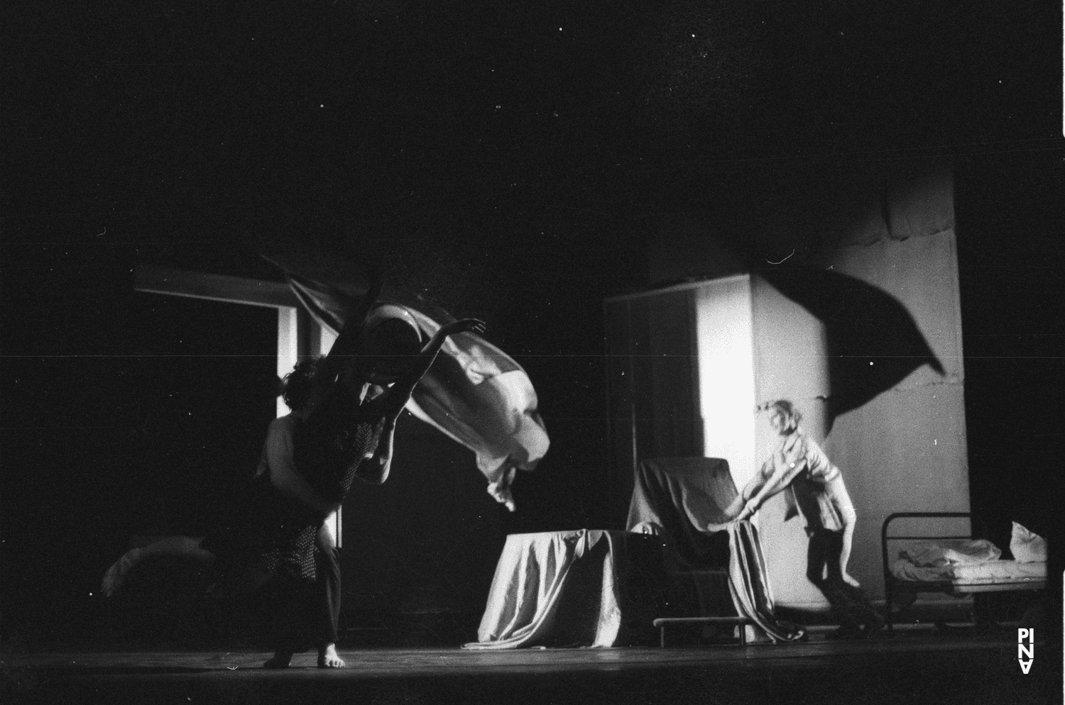 Jan Minařík, Malou Airaudo und Hiltrud Blanck in „Fritz“ von Pina Bausch im Opernhaus Wuppertal