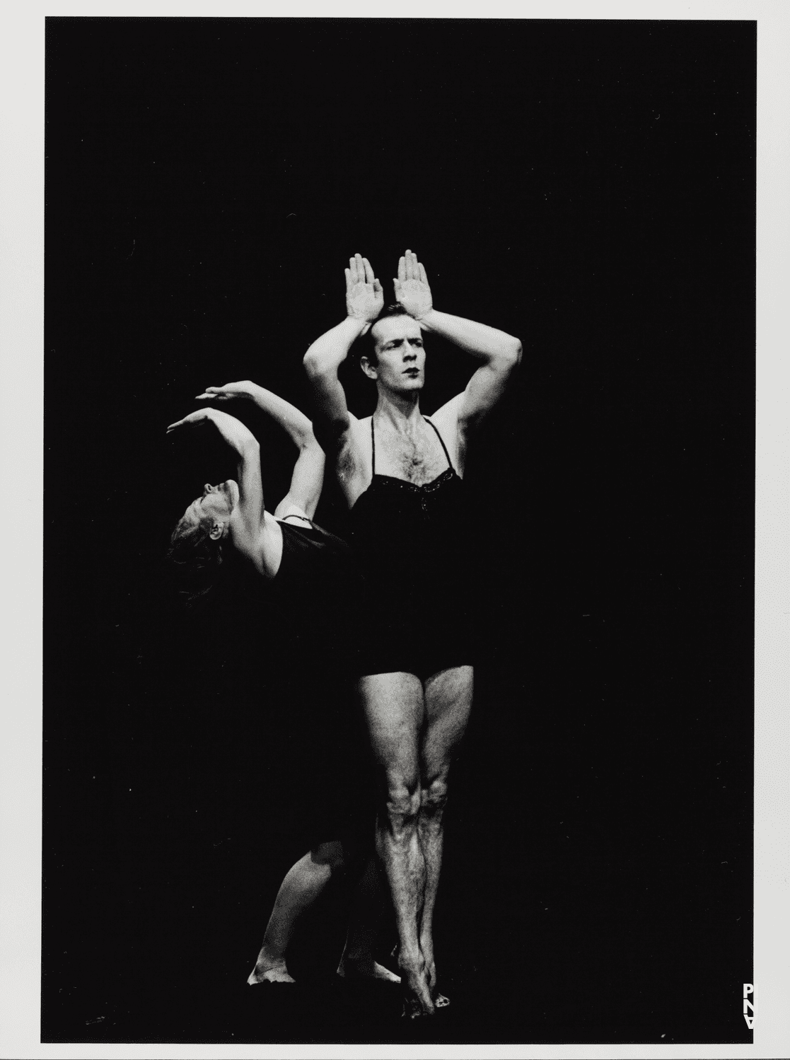 Malou Airaudo et Urs Kaufmann dans « Auf dem Gebirge hat man ein Geschrei gehört (Sur la montagne, on entendit un hurlement) » de Pina Bausch