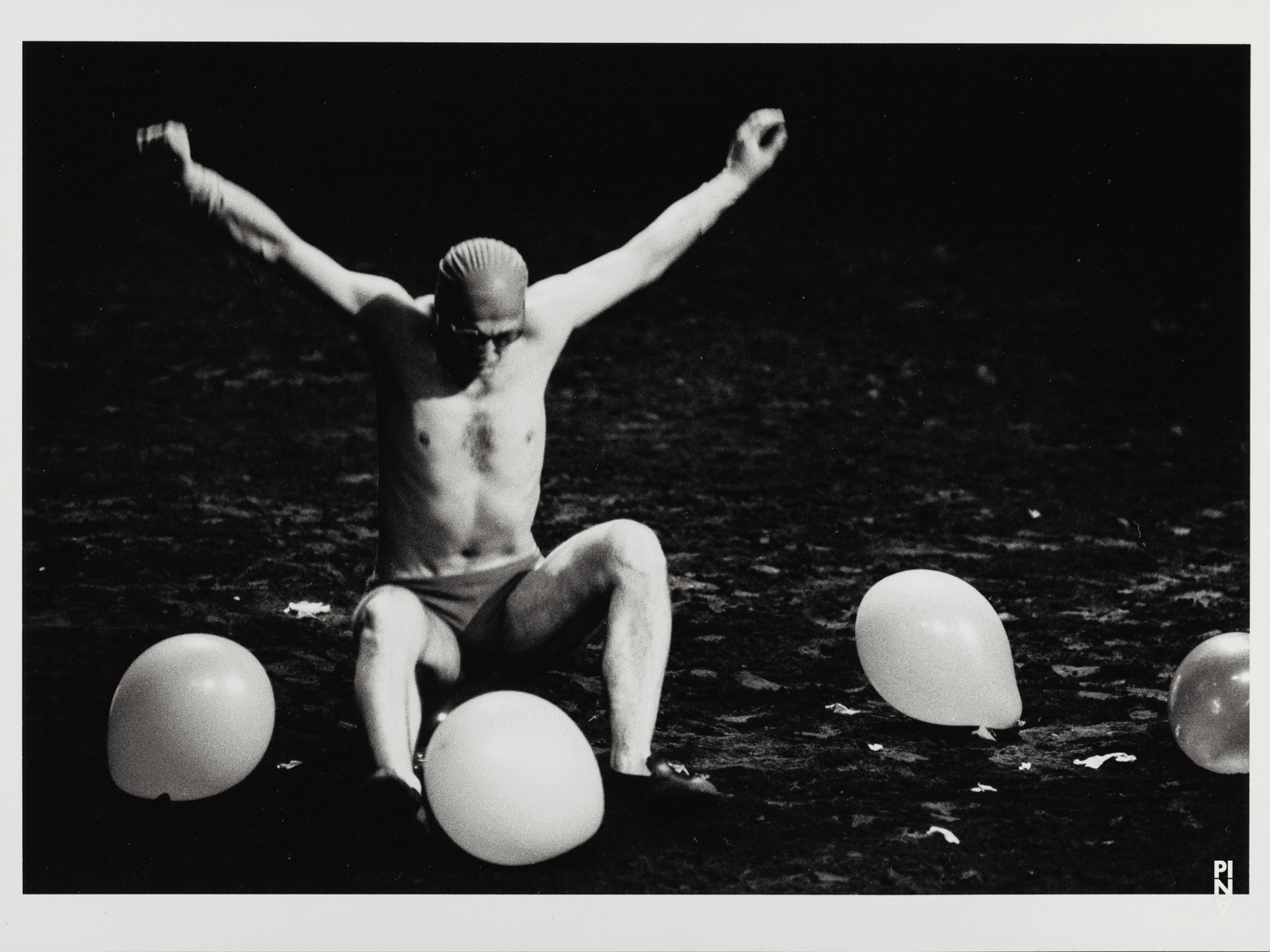 Jan Minařík in „Auf dem Gebirge hat man ein Geschrei gehört“ von Pina Bausch
