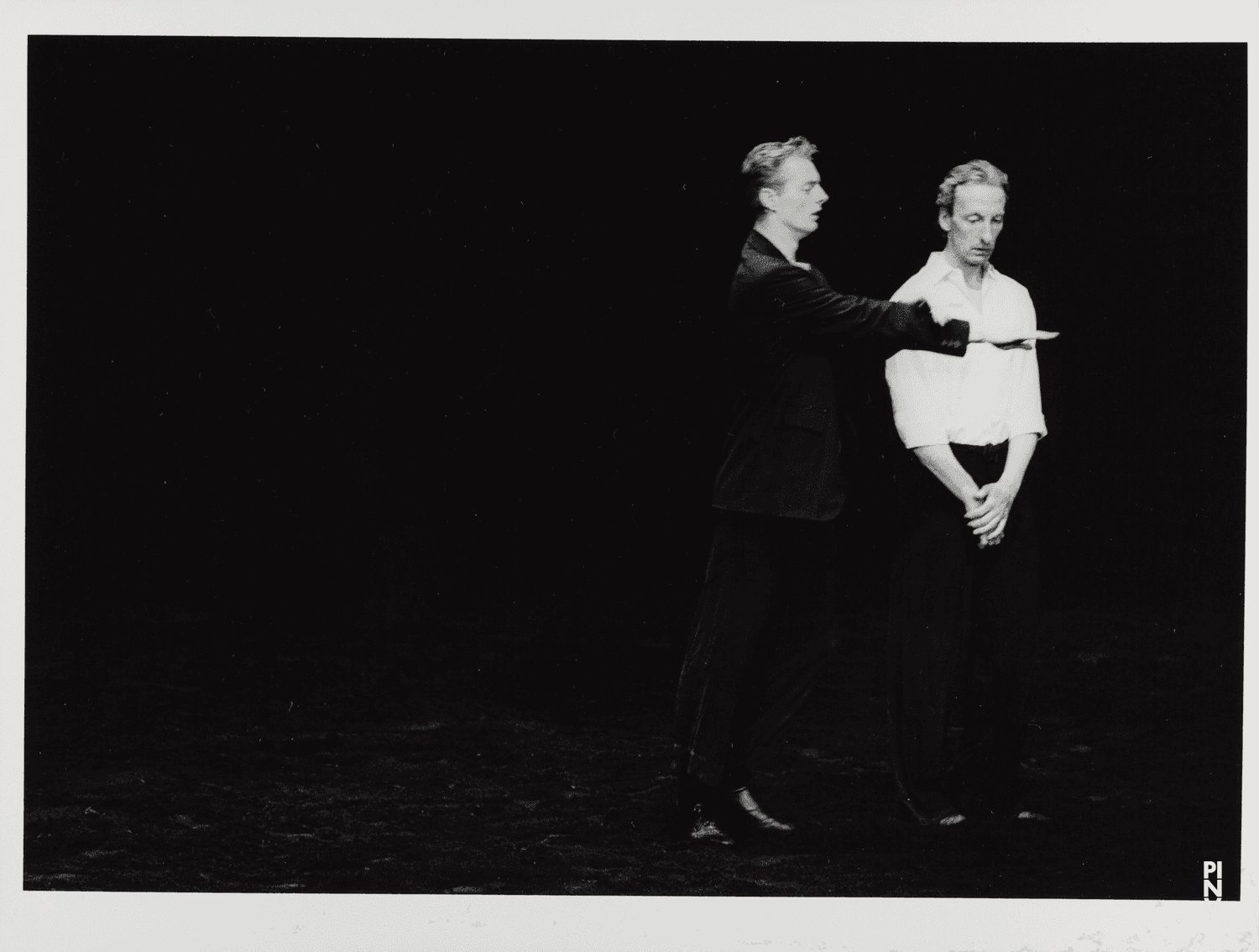 Mark Sieczkarek and Dominique Mercy in “Auf dem Gebirge hat man ein Geschrei gehört (On the Mountain a Cry Was Heard)” by Pina Bausch