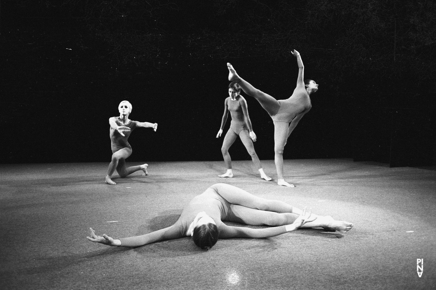 Anna Mittelholzer, Marlis Alt and Erika Fabry in “Im Wind der Zeit” by Pina Bausch