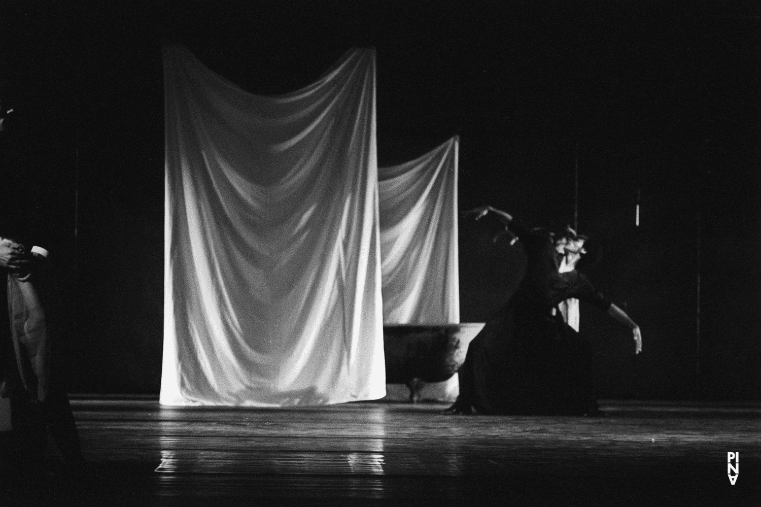 „Iphigenie auf Tauris“ von Pina Bausch mit Tanztheater Wuppertal im Opernhaus Wuppertal (Deutschland), 20. April 1974
