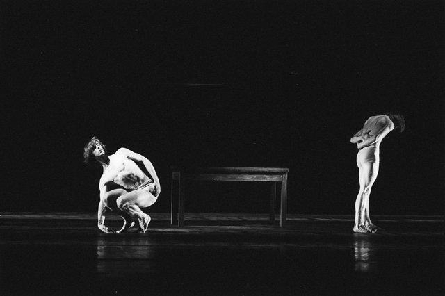 Dominique Mercy and Ed Kortlandt in “Iphigenie auf Tauris” by Pina Bausch with Tanztheater Wuppertal at Opernhaus Wuppertal (Germany), April 20, 1974