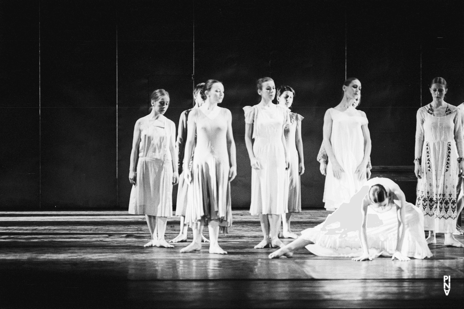 Malou Airaudo in „Iphigenie auf Tauris“ von Pina Bausch mit Tanztheater Wuppertal im Opernhaus Wuppertal (Deutschland), 20. April 1974