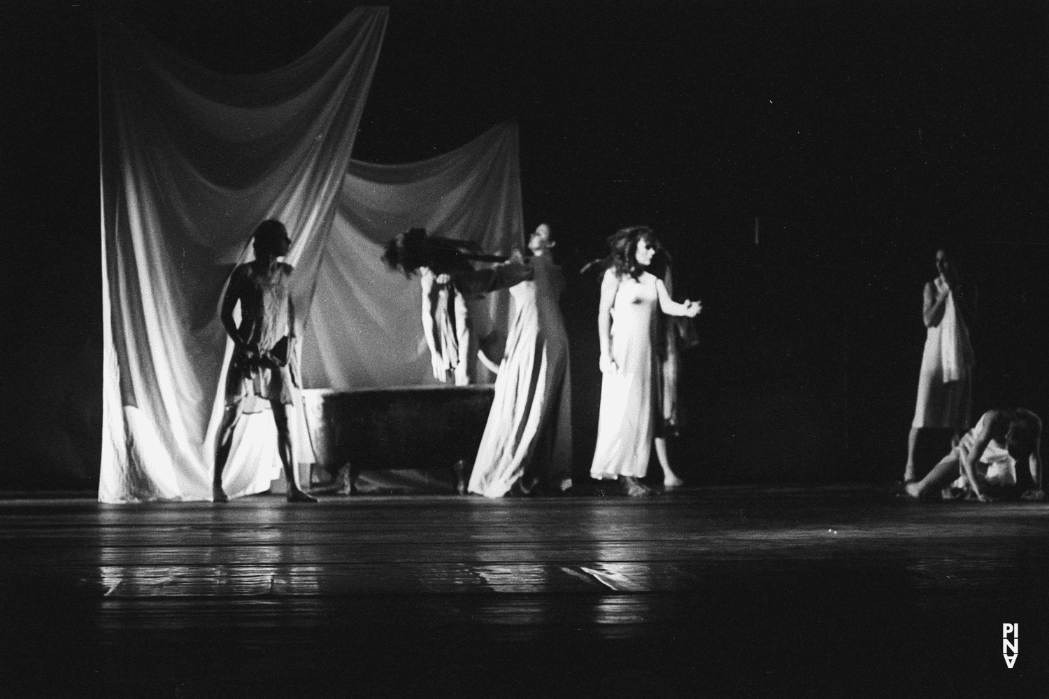 « Iphigenie auf Tauris » de Pina Bausch à l'Opernhaus Wuppertal, saison 1973/74