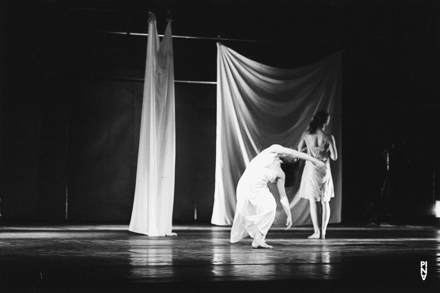 „Iphigenie auf Tauris“ von Pina Bausch mit Tanztheater Wuppertal im Opernhaus Wuppertal (Deutschland), 20. April 1974
