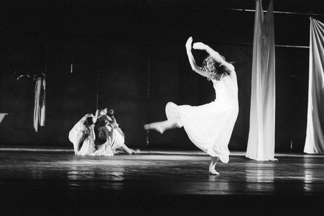 Malou Airaudo in “Iphigenie auf Tauris” by Pina Bausch with Tanztheater Wuppertal at Opernhaus Wuppertal (Germany), April 20, 1974