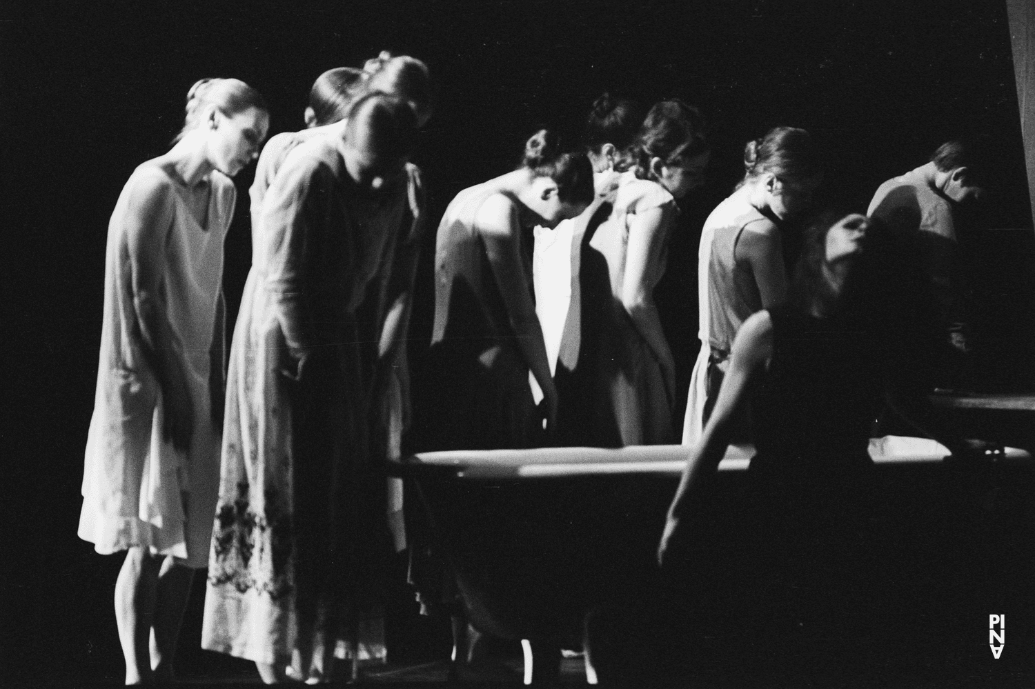 „Iphigenie auf Tauris“ von Pina Bausch mit Tanztheater Wuppertal im Opernhaus Wuppertal (Deutschland), 20. April 1974