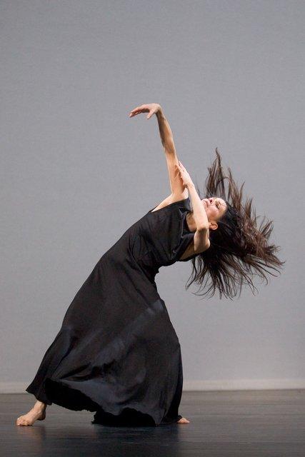 Ruth Amarante dans « Iphigenie auf Tauris » de Pina Bausch avec Tanztheater Wuppertal à l'Opernhaus Wuppertal (Allemagne), 28 janvier 2010