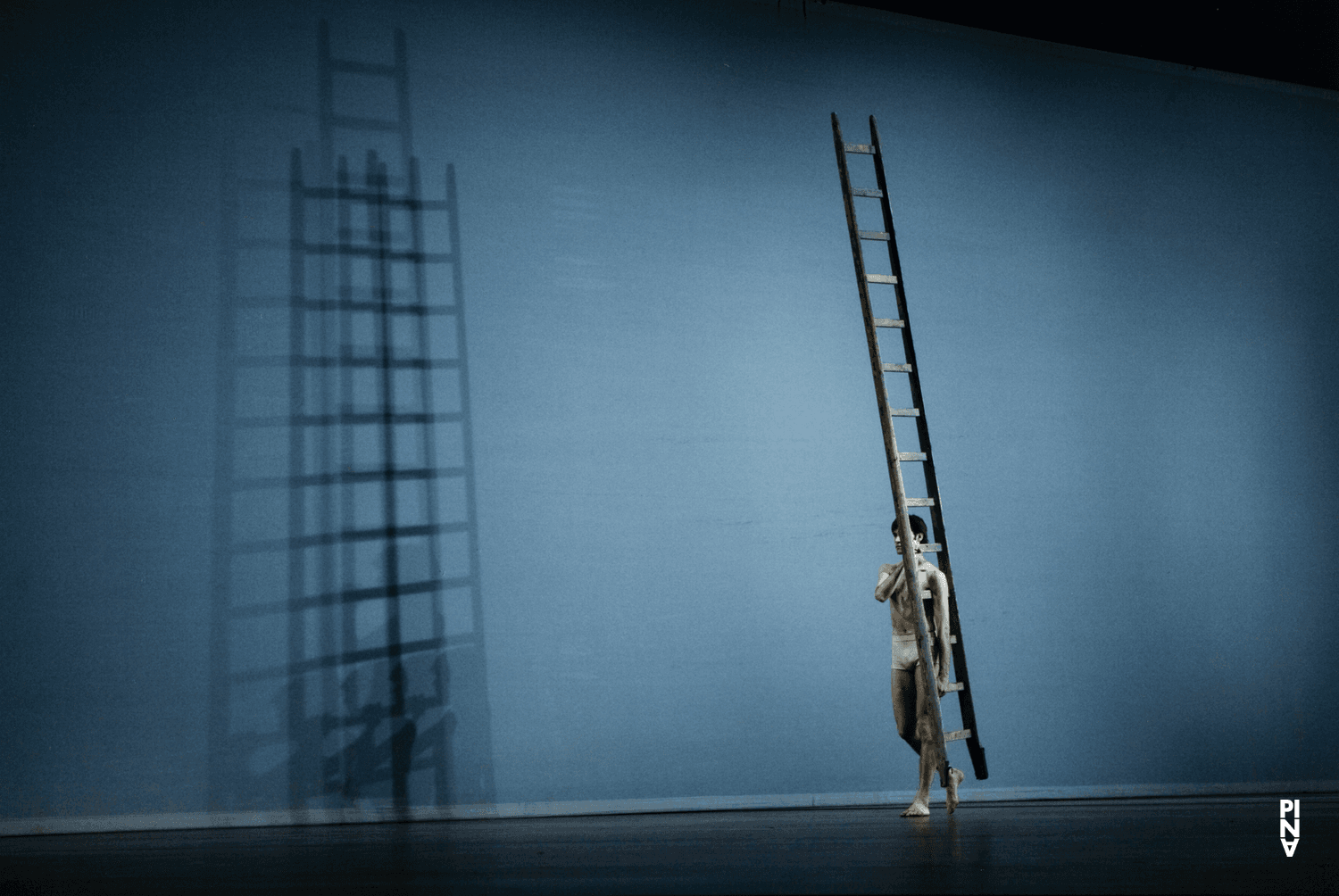 Pablo Aran Gimeno dans « Iphigenie auf Tauris » de Pina Bausch