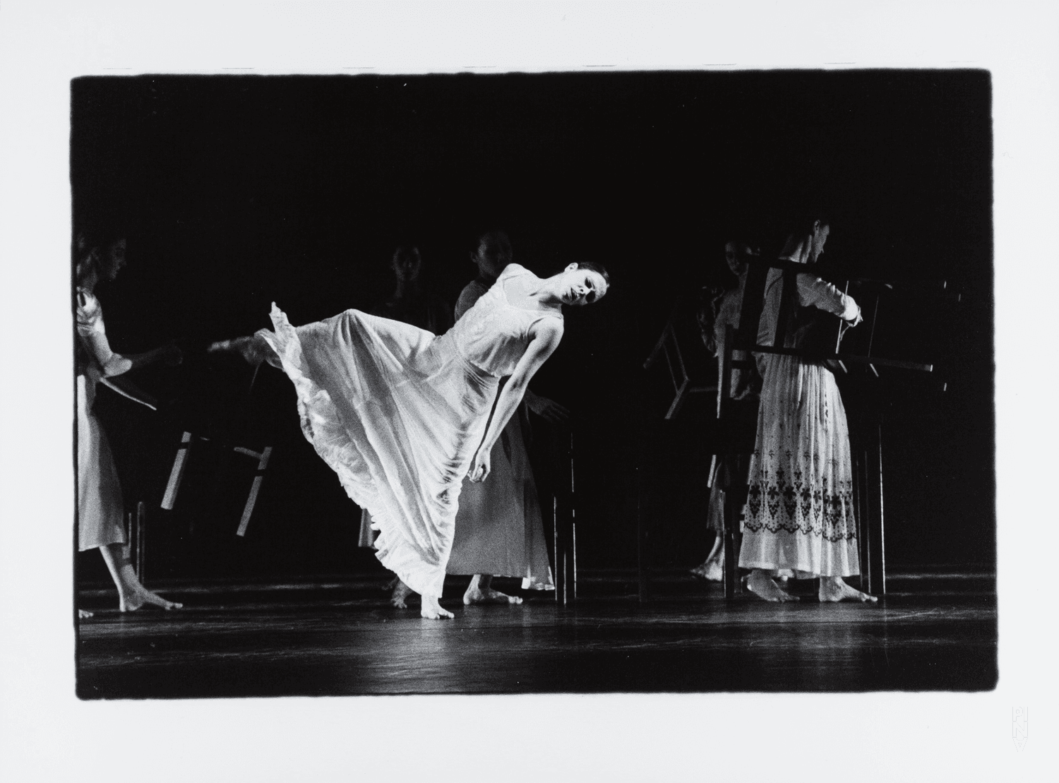 Ruth Amarante und Nazareth Panadero in „Iphigenie auf Tauris“ von Pina Bausch