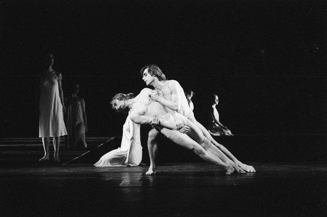 Dominique Mercy and Ed Kortlandt in “Iphigenie auf Tauris” by Pina Bausch at Opernhaus Wuppertal, season 1973/74