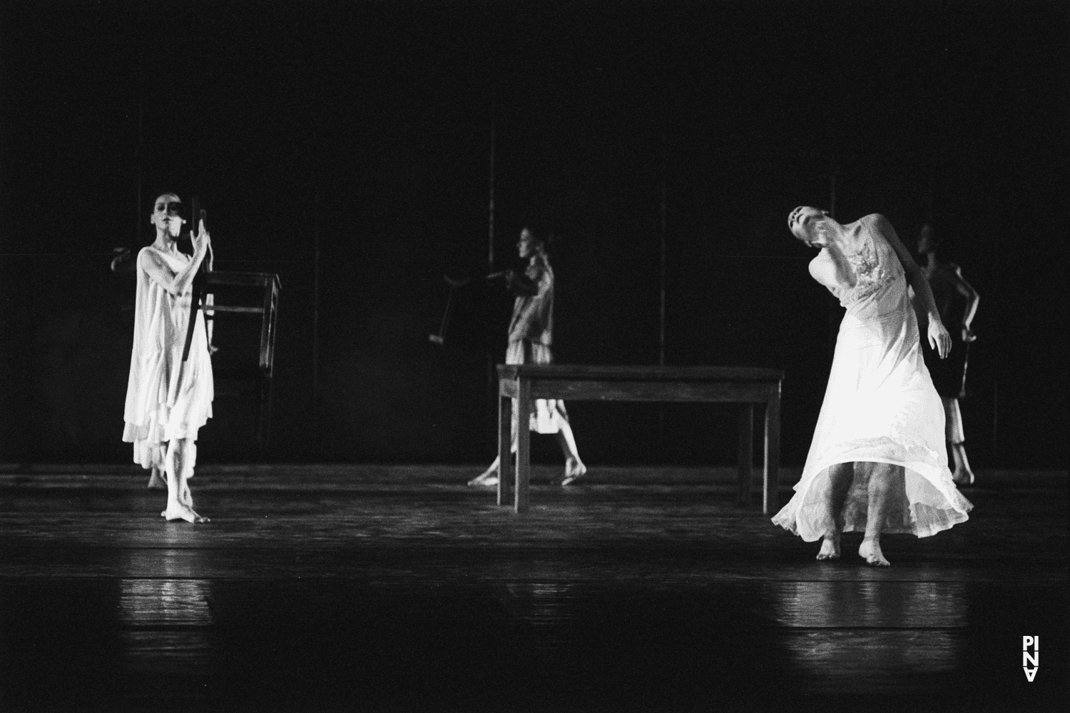 Malou Airaudo in „Iphigenie auf Tauris“ von Pina Bausch im Opernhaus Wuppertal, Spielzeit 1973/74