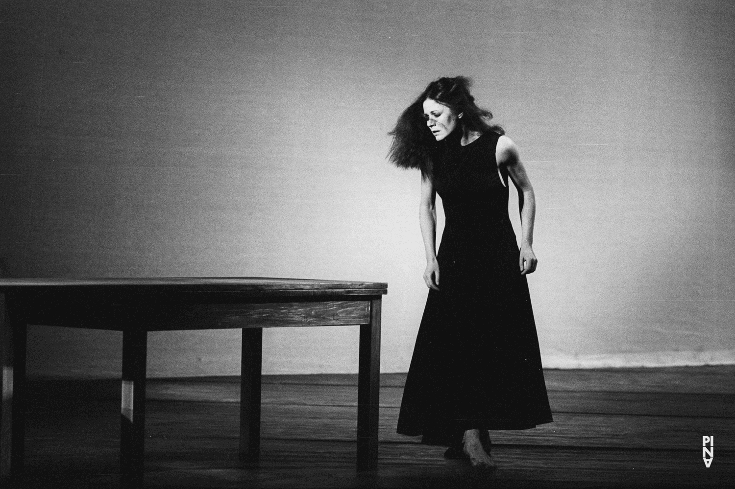 Malou Airaudo in „Iphigenie auf Tauris“ von Pina Bausch im Opernhaus Wuppertal, Spielzeit 1973/74