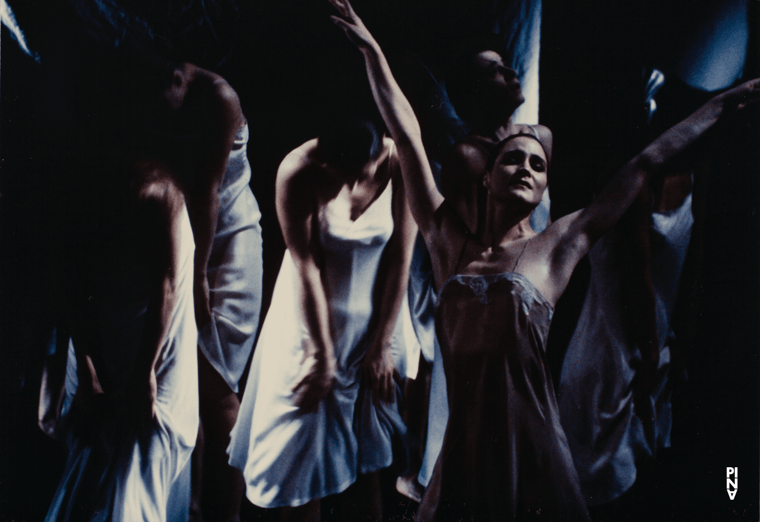 Julie Anne Stanzak dans « Iphigenie auf Tauris » de Pina Bausch