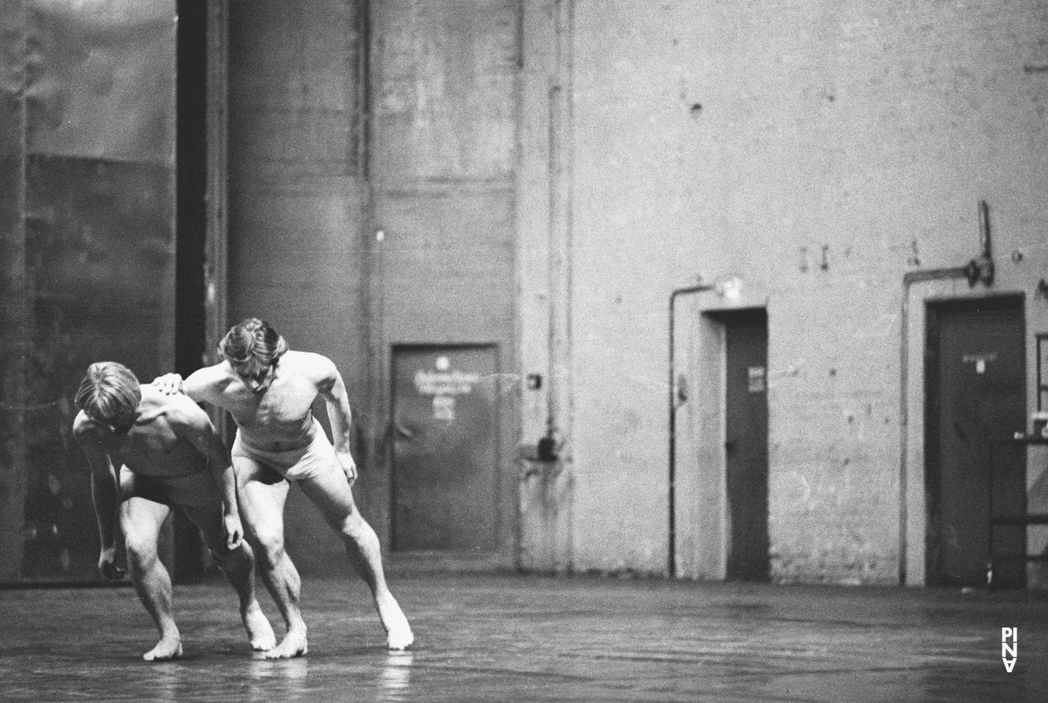 Ed Kortlandt und Dominique Mercy in „Iphigenie auf Tauris“ von Pina Bausch