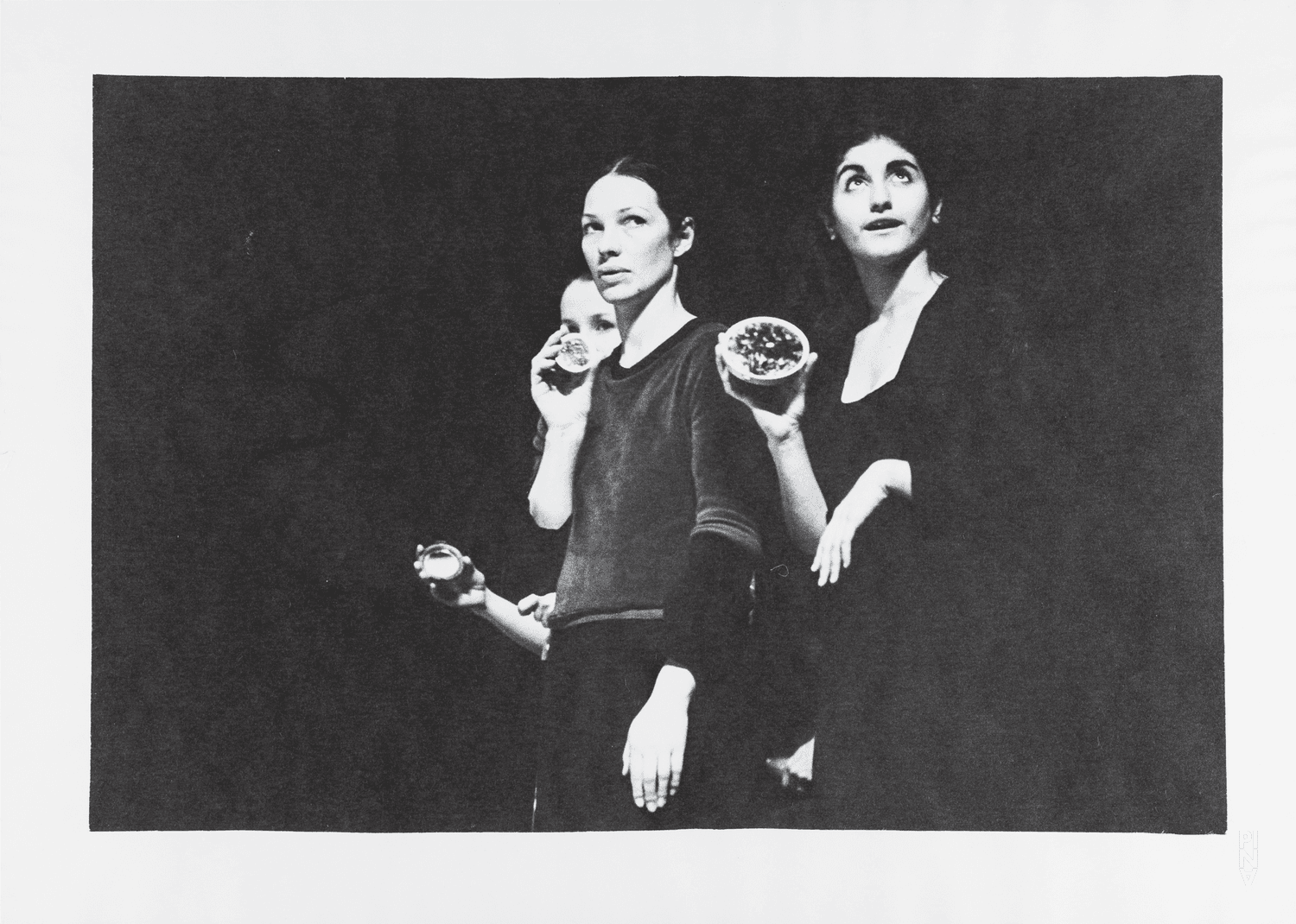 Isabel Ribas Serra, Heide Tegeder und Monika Sagon in „Keuschheitslegende“ von Pina Bausch