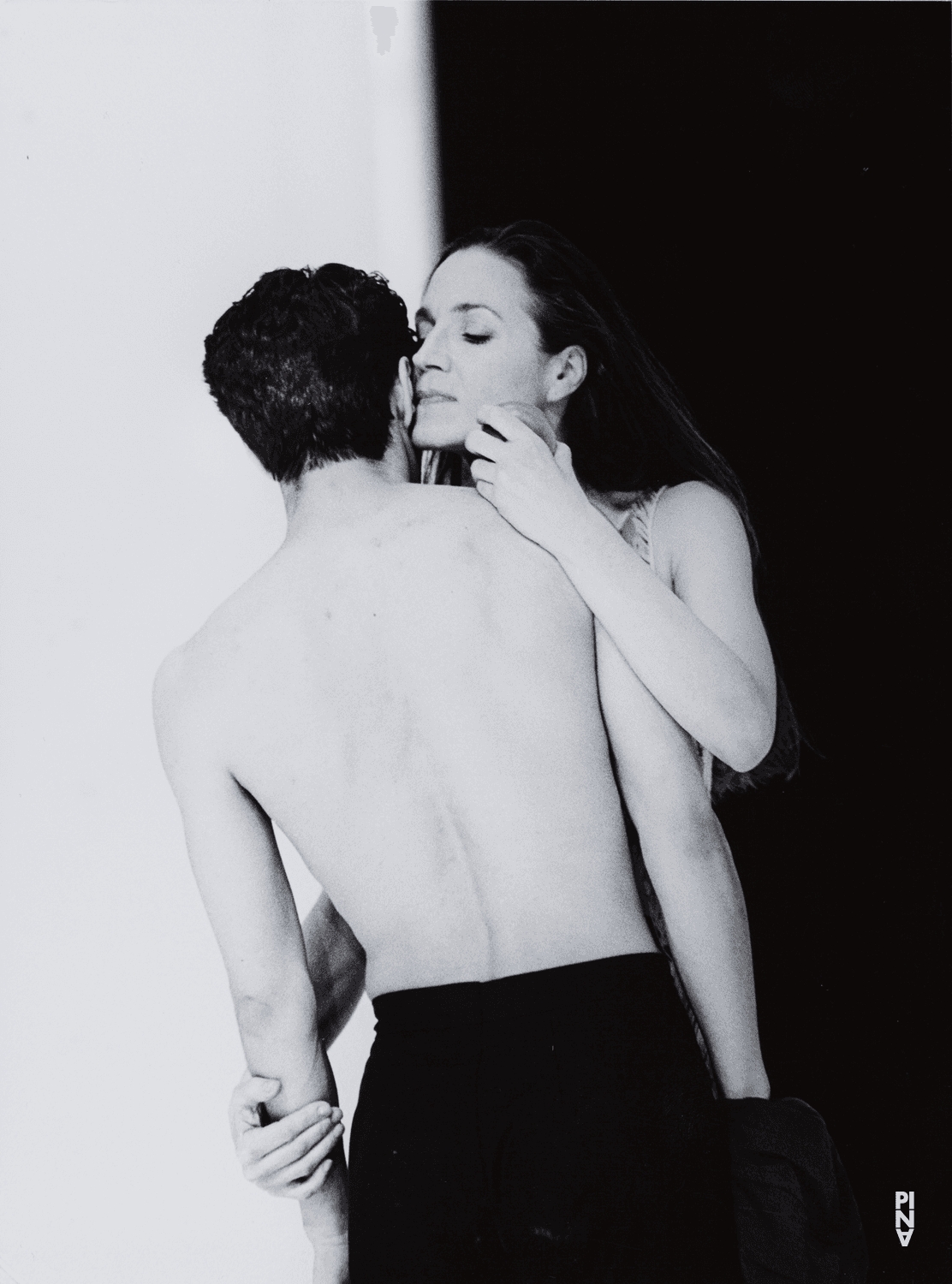 Kenji Takagi et Julie Anne Stanzak dans « Pour les enfants d´hier, d´aujourd´hui et de demain » de Pina Bausch