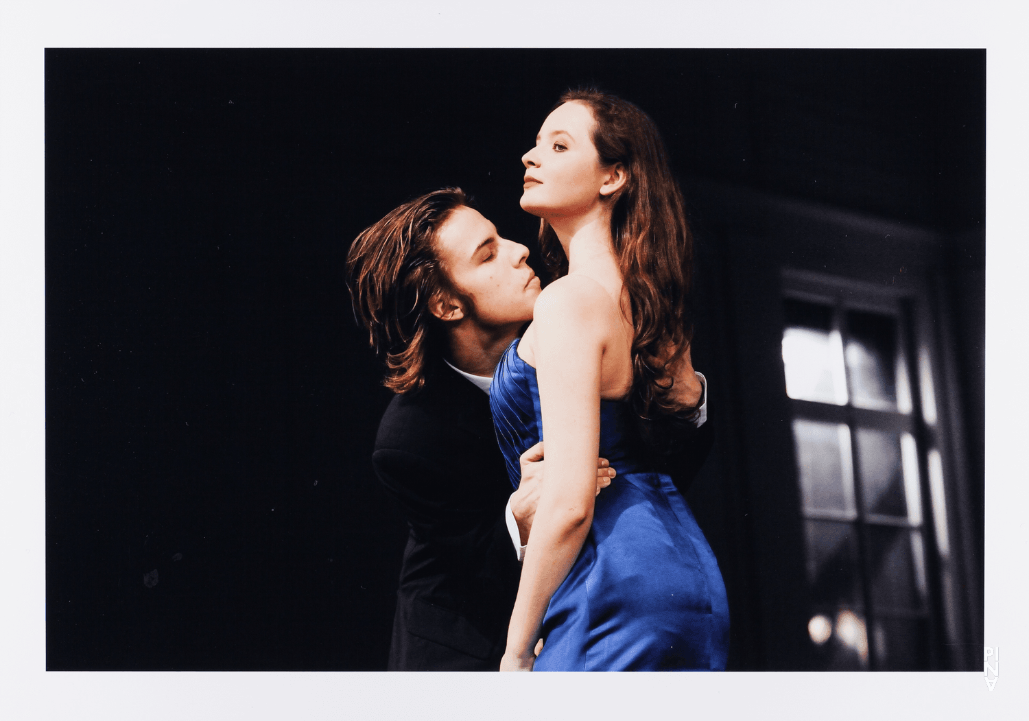 Timo Dieckmann et Kim Christin Lörken dans « Kontakthof. Avec des jeunes de plus de 14 ans » de Pina Bausch