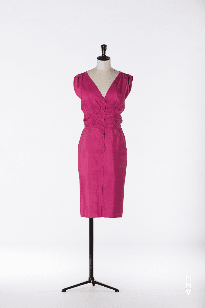 Jupe courte, porté dans Josephine Ann Endicott en « Komm tanz mit mir » de Pina Bausch