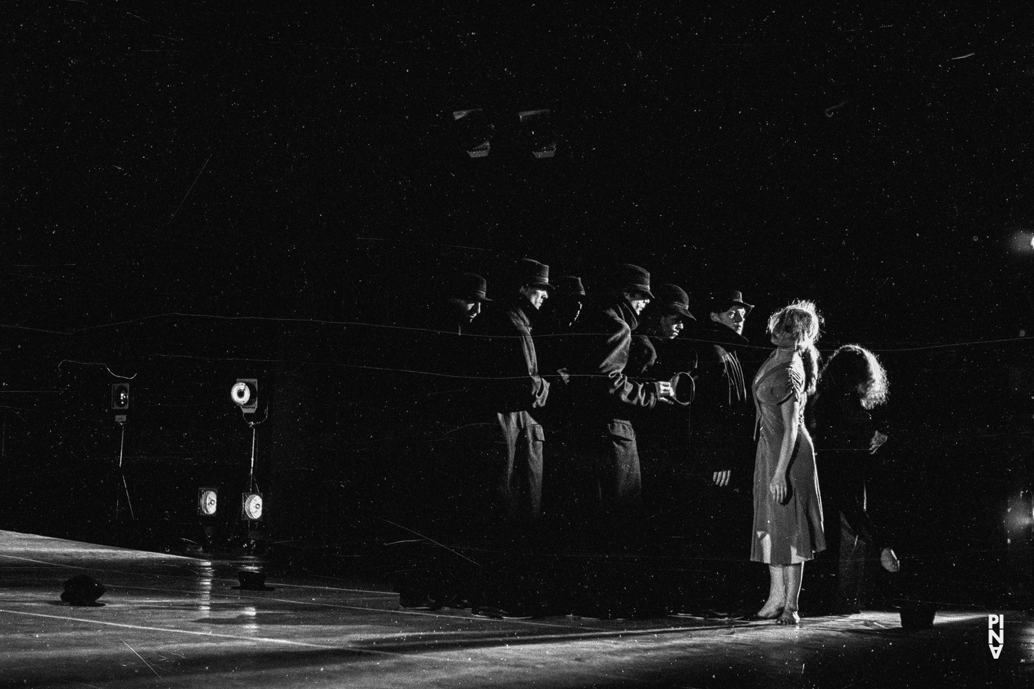 Heinz Samm und Josephine Ann Endicott in „Komm tanz mit mir“ von Pina Bausch