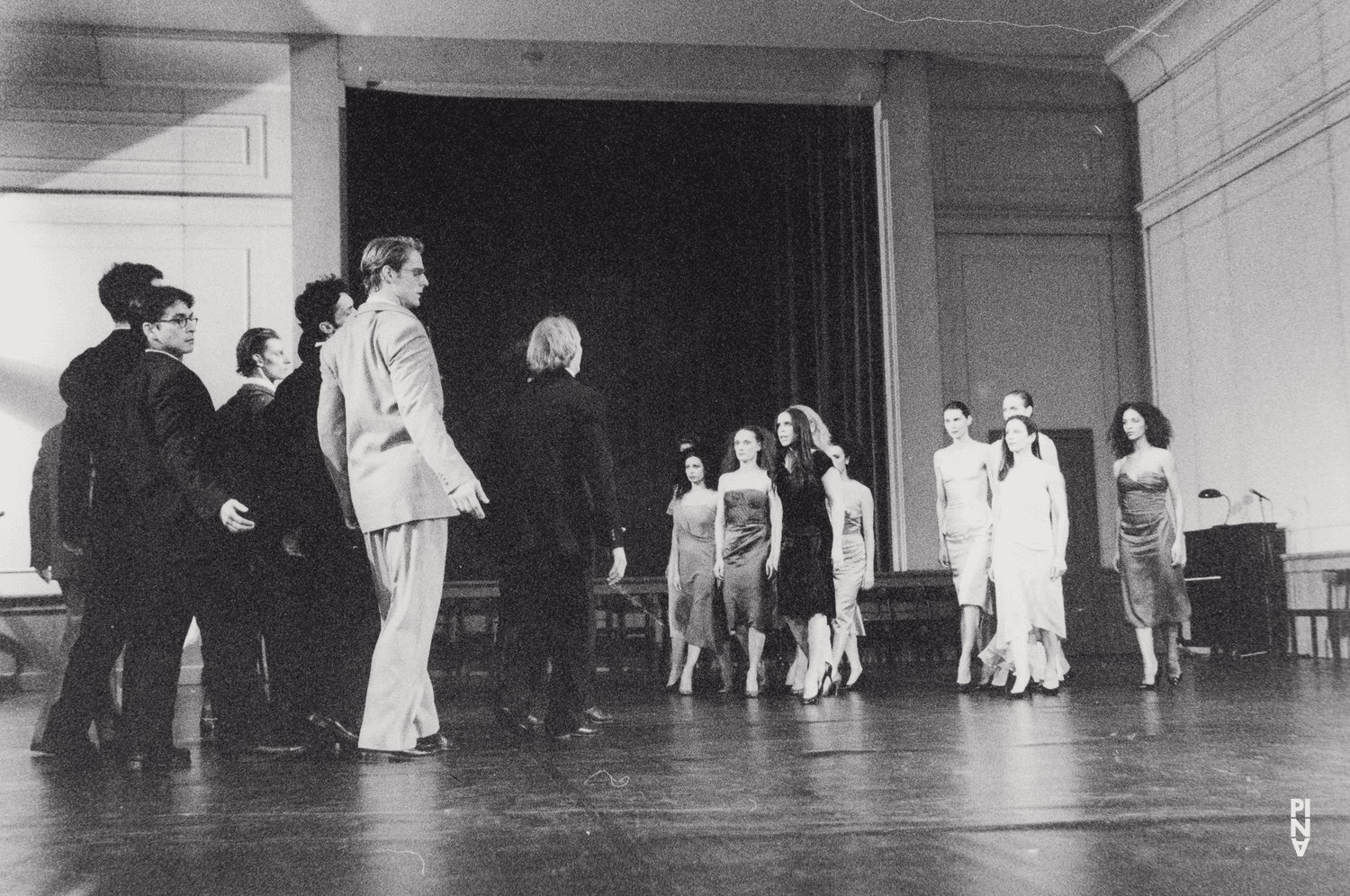 „Kontakthof“ von Pina Bausch mit Tanztheater Wuppertal im Schauspielhaus Wuppertal (Deutschland), 21. Februar 2000