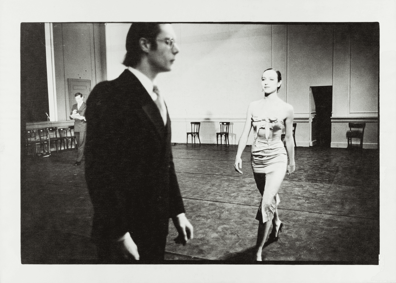 Ed Kortlandt, Anne Martin und Jan Minařík in „Kontakthof“ von Pina Bausch