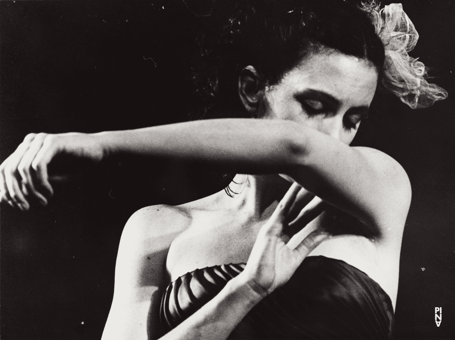 Meryl Tankard in „Kontakthof“ von Pina Bausch