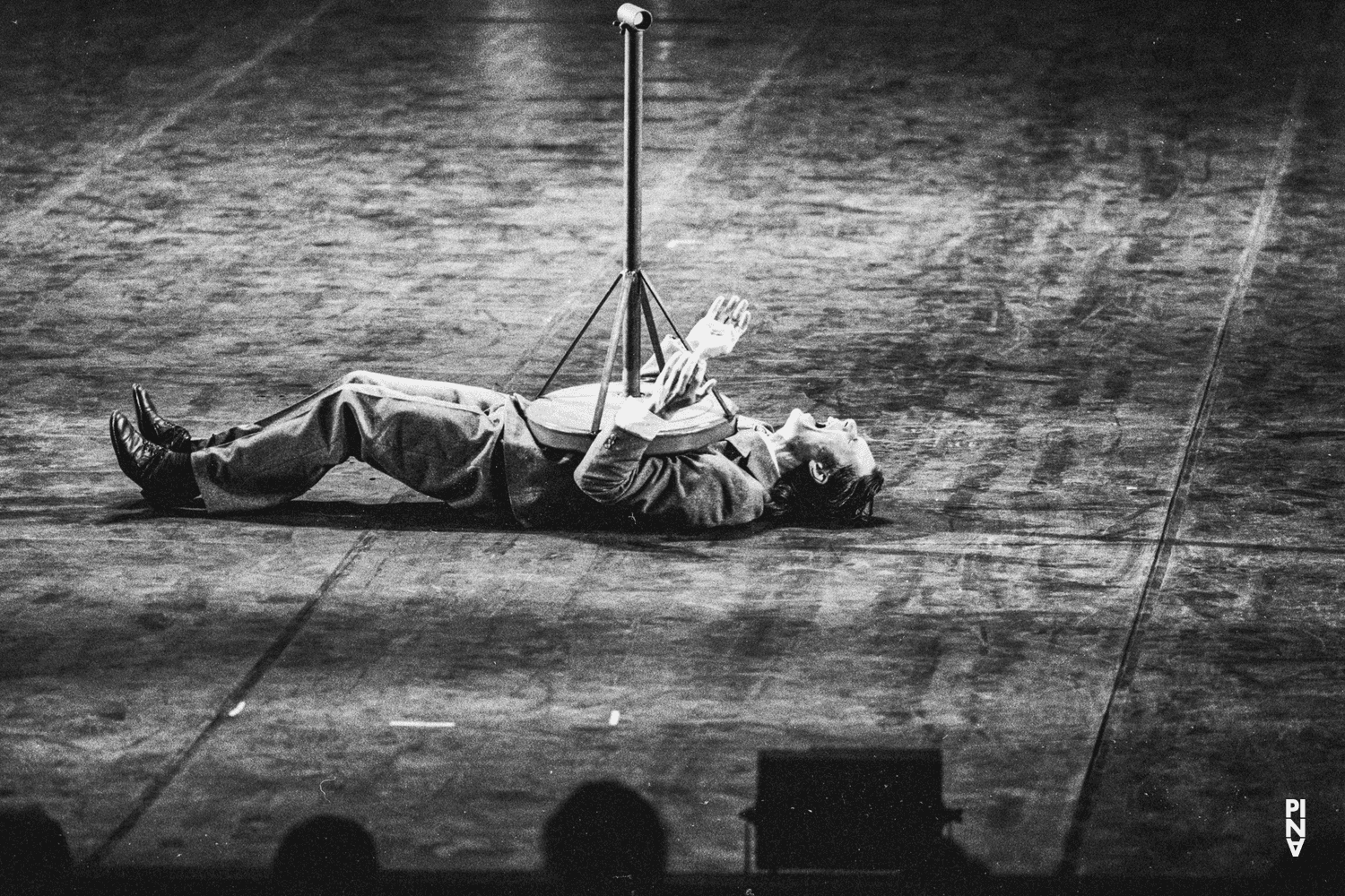 Ed Kortlandt in „Kontakthof“ von Pina Bausch