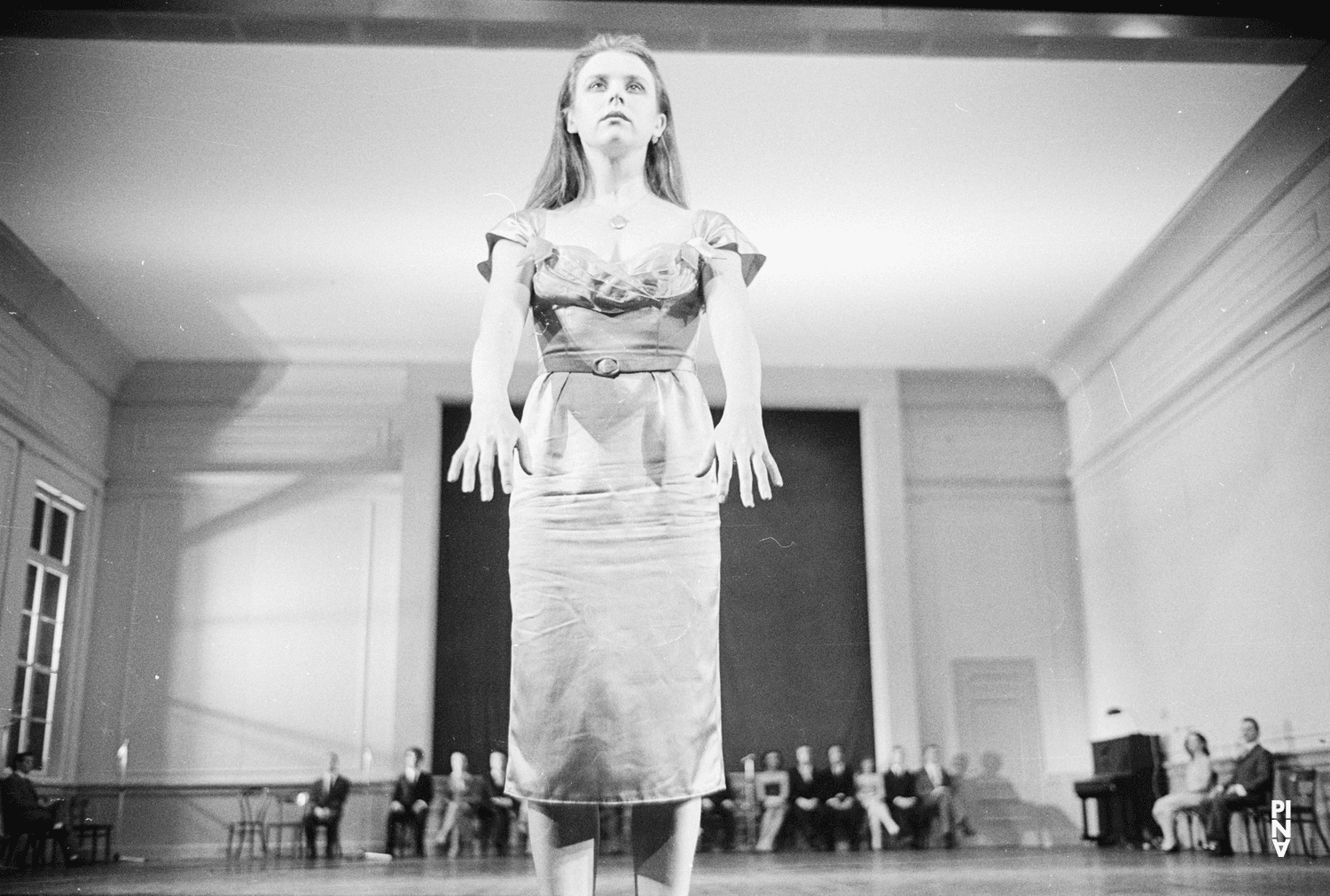 Josephine Ann Endicott dans « Kontakthof » de Pina Bausch