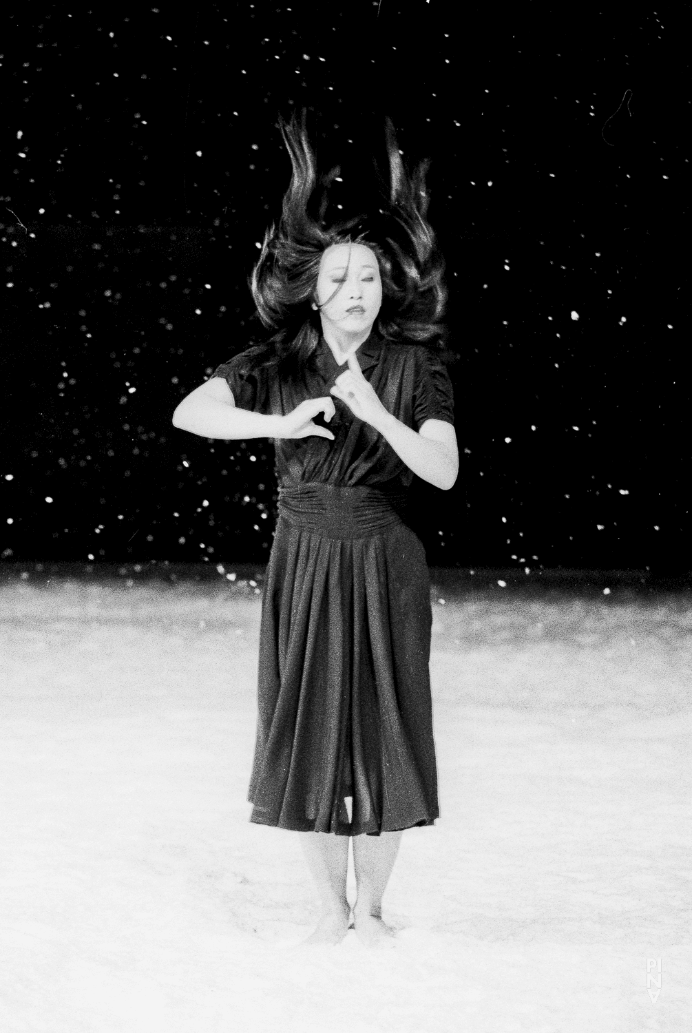 Mariko Aoyama dans « Tanzabend II » de Pina Bausch