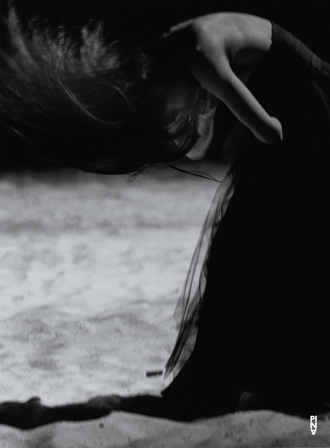 Julie Anne Stanzak in „Tanzabend II“ von Pina Bausch