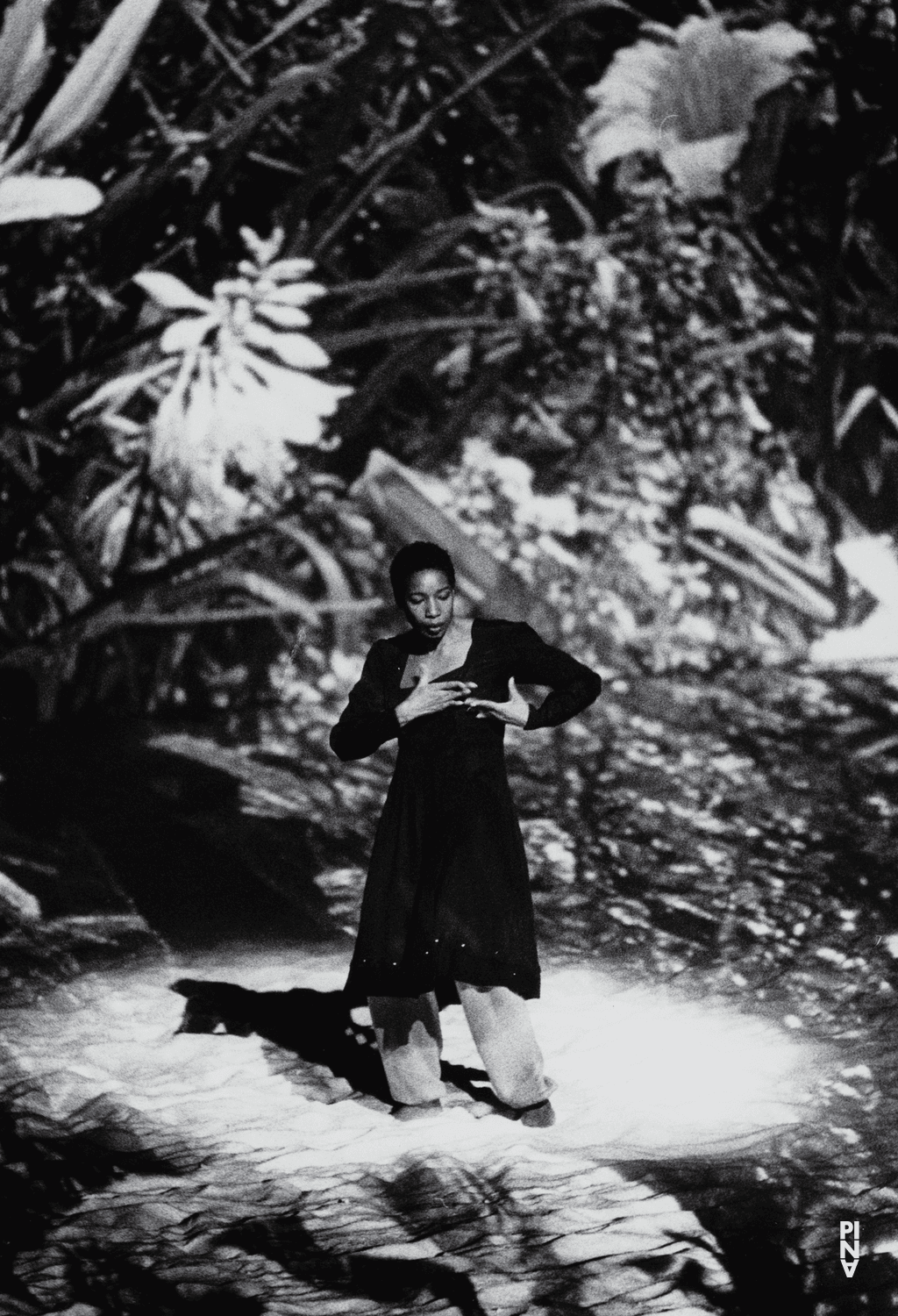 Quincella Swyningan in „Tanzabend II“ von Pina Bausch