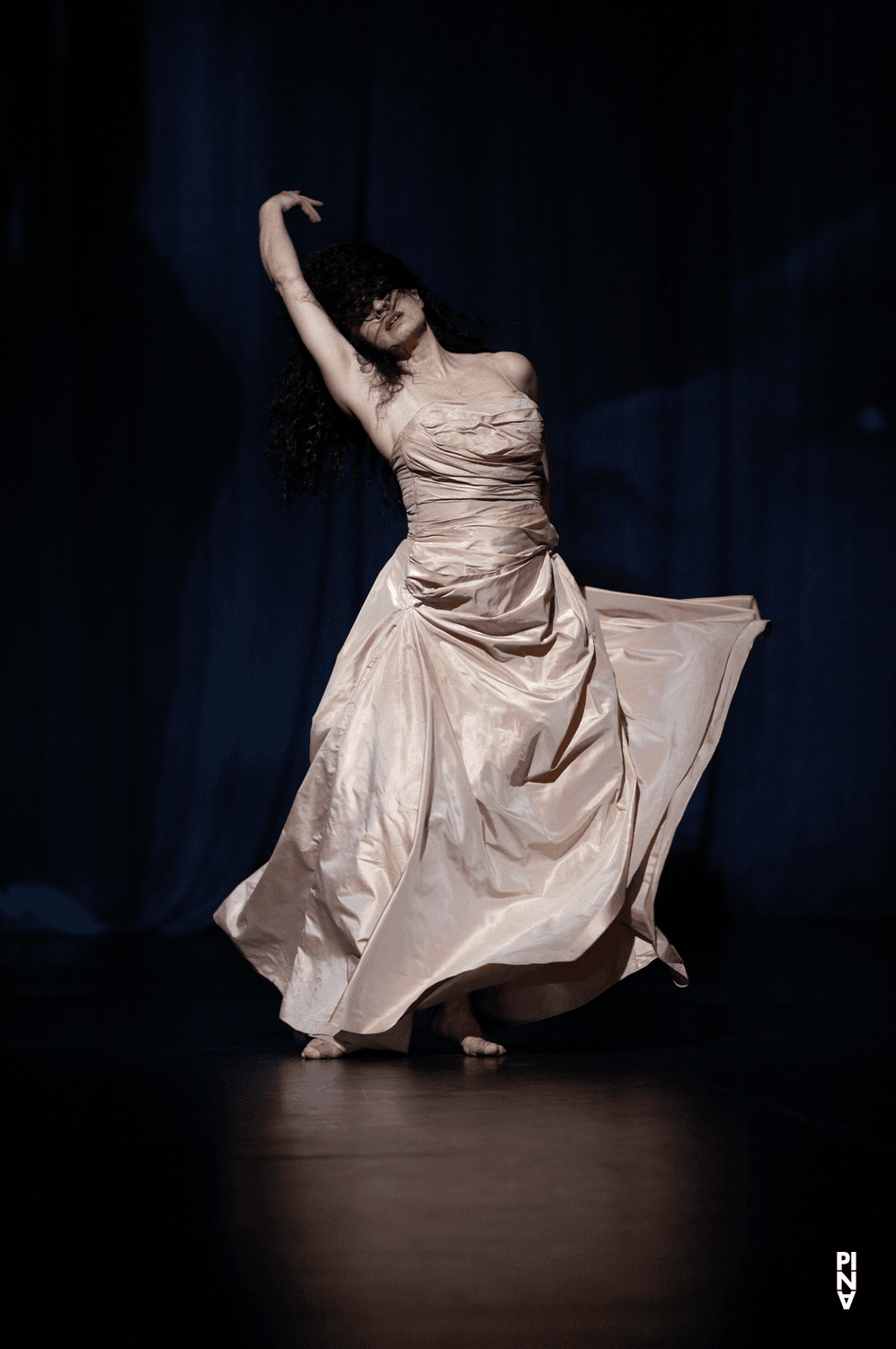 Aida Vainieri dans « 'Sweet Mambo' » de Pina Bausch avec Tanztheater Wuppertal au Schauspielhaus Wuppertal (Allemagne), 29 mai 2008