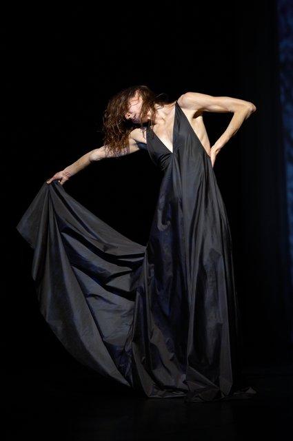 Héléna Pikon dans « 'Sweet Mambo' » de Pina Bausch avec Tanztheater Wuppertal au Schauspielhaus Wuppertal (Allemagne), 29 mai 2008