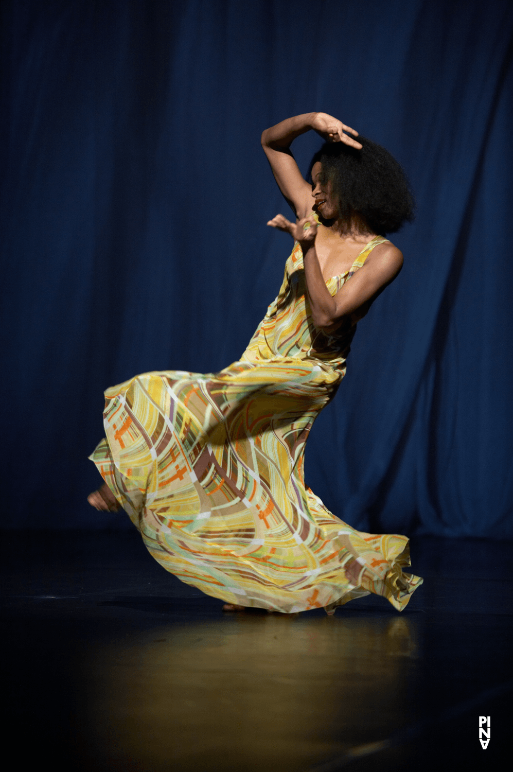 Regina Advento in „'Sweet Mambo'“ von Pina Bausch mit Tanztheater Wuppertal im Schauspielhaus Wuppertal (Deutschland), 29. Mai 2008