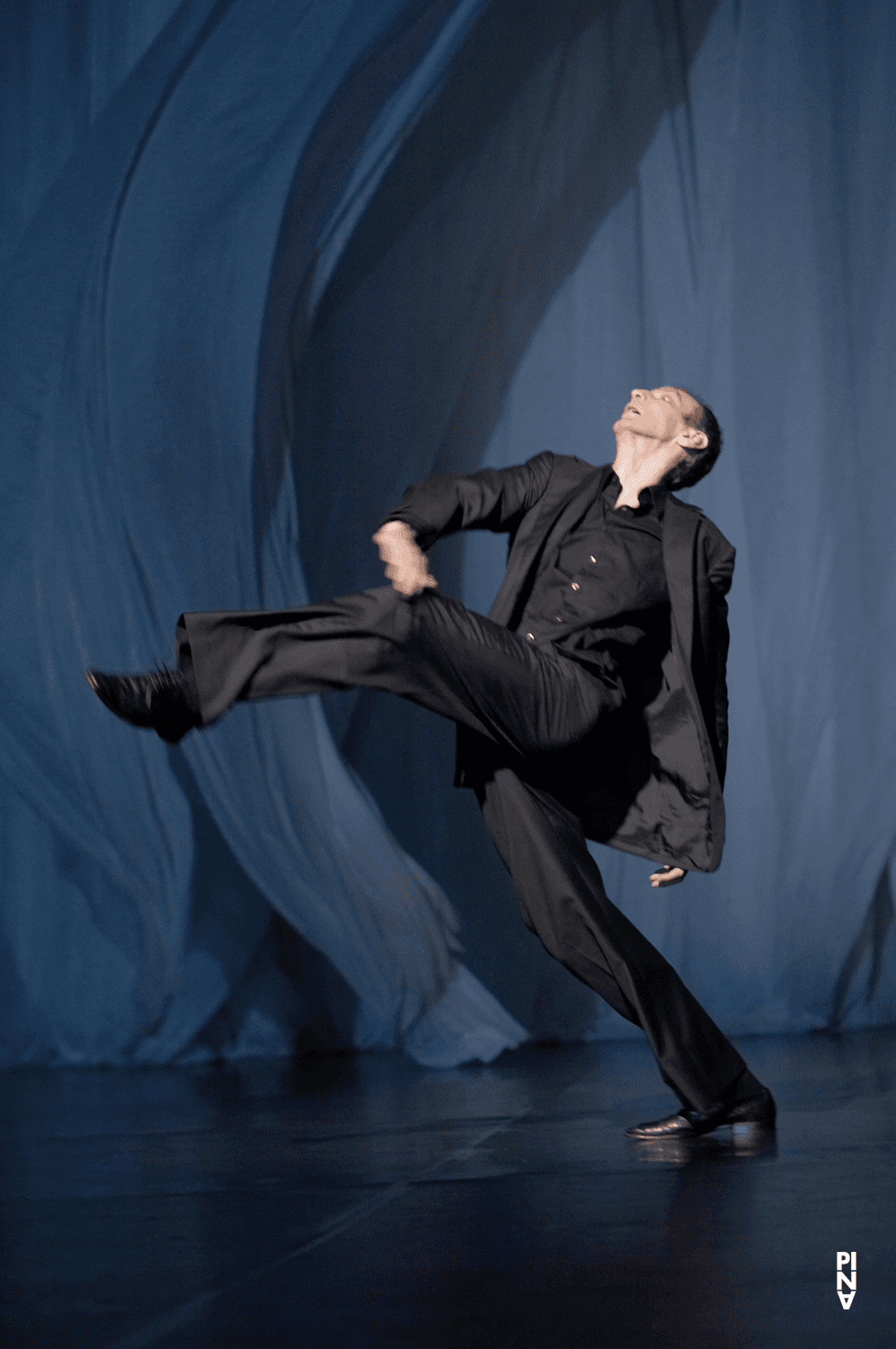 Andrey Berezin dans « 'Sweet Mambo' » de Pina Bausch avec Tanztheater Wuppertal au Schauspielhaus Wuppertal (Allemagne), 29 mai 2008