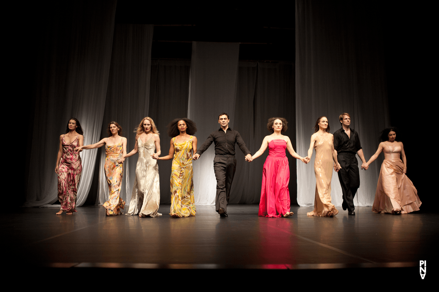 „'Sweet Mambo'“ von Pina Bausch mit Tanztheater Wuppertal im Opernhaus Wuppertal (Deutschland), 24. November 2010