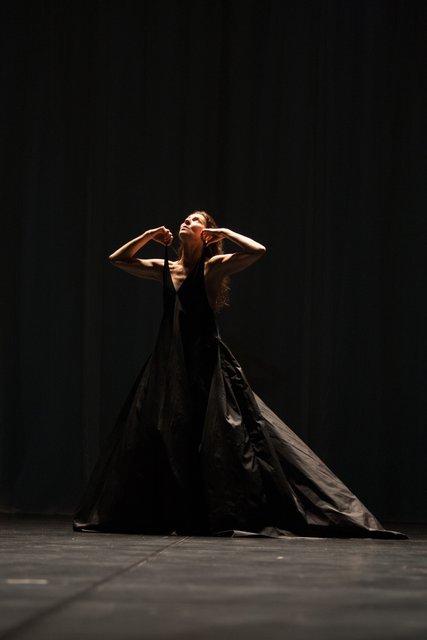 Héléna Pikon dans « 'Sweet Mambo' » de Pina Bausch avec Tanztheater Wuppertal à l'Opernhaus Wuppertal (Allemagne), 17 septembre 2014