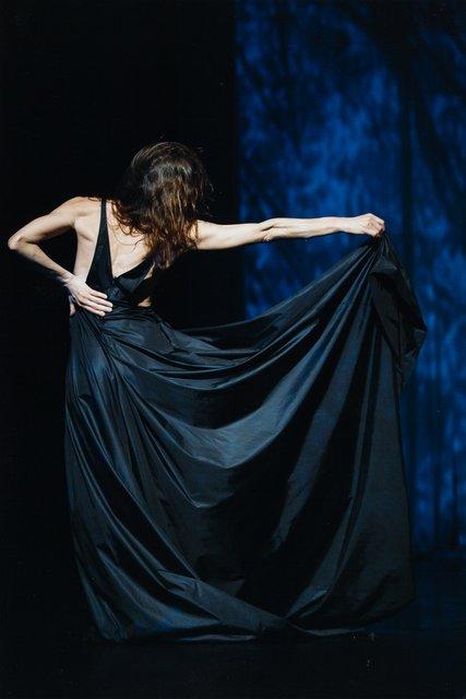 Héléna Pikon in “'Sweet Mambo'” by Pina Bausch, season 2007/08