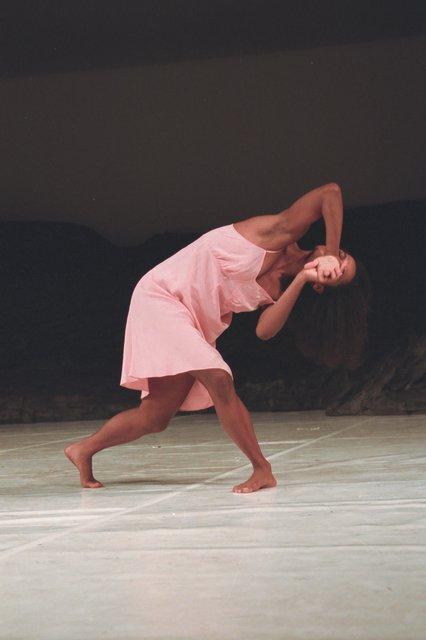Regina Advento in „Masurca Fogo“ von Pina Bausch mit Tanztheater Wuppertal im Aalto Theater Essen (Deutschland), 22. November 2008