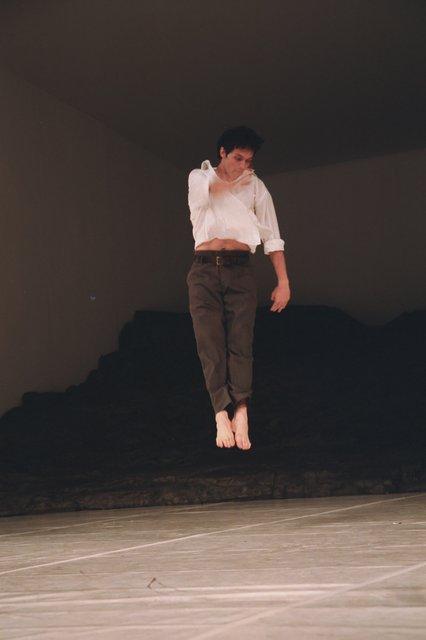 Fabien Prioville in „Masurca Fogo“ von Pina Bausch mit Tanztheater Wuppertal im Aalto Theater Essen (Deutschland), 22. November 2008