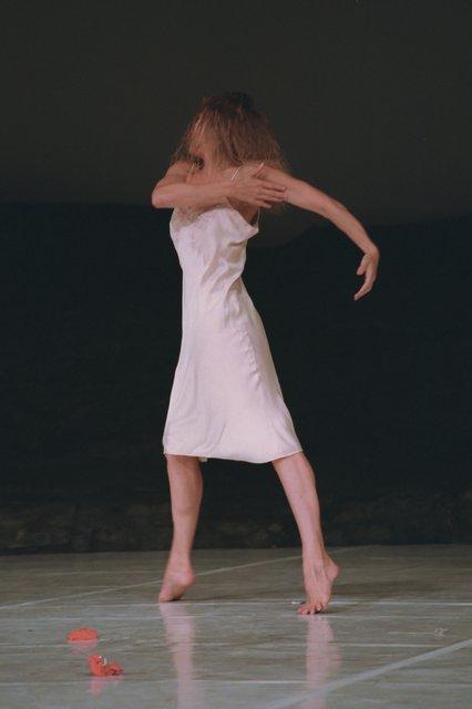 Julie Shanahan in „Masurca Fogo“ von Pina Bausch mit Tanztheater Wuppertal im Aalto Theater Essen (Deutschland), 22. November 2008
